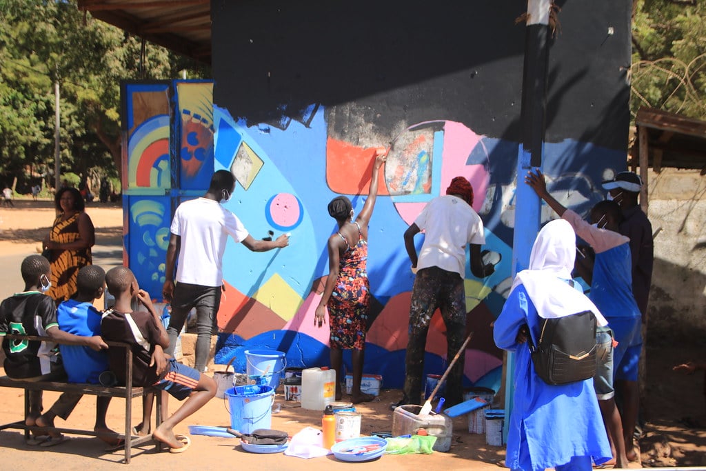Street Art per la Giornata Mondiale del Migrante in Gambia